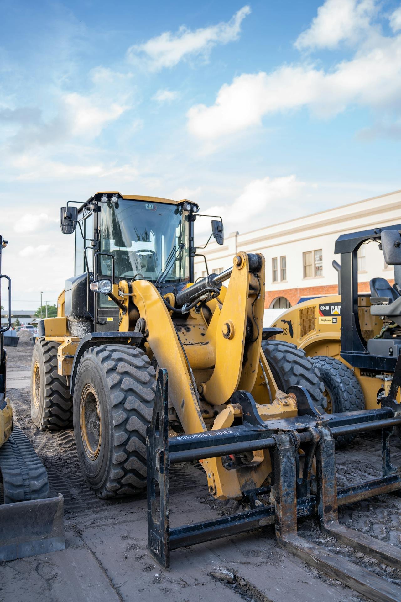 Sewa Alat Berat Profesional untuk Proyek Anda
